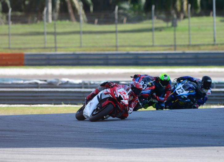 Photo of Pencapaian Pembalap Binaan AHM Kunci Kuat Jaga Dominasi Puncak Klasemen Sementara Tiga Kelas ARRC 2025