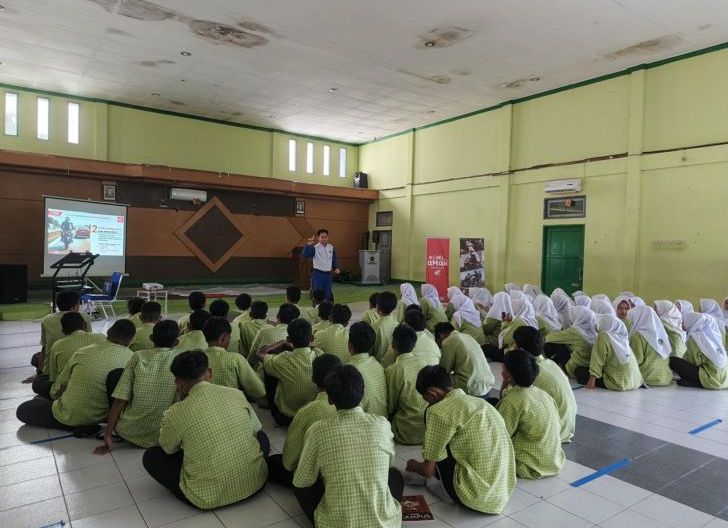 Photo of Safety Riding Education di MAN 1, Astra Motor Kalbar Selalu Cari Aman di Mana Saja