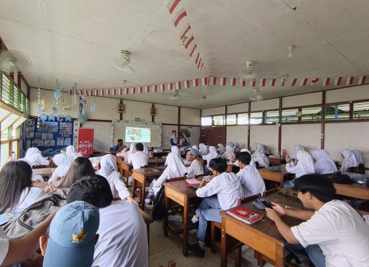 Photo of Edukasi Safety Riding di SMA Negeri 7 Pontianak, Astra Motor Kalbar Lahirkan Duta Cari Aman
