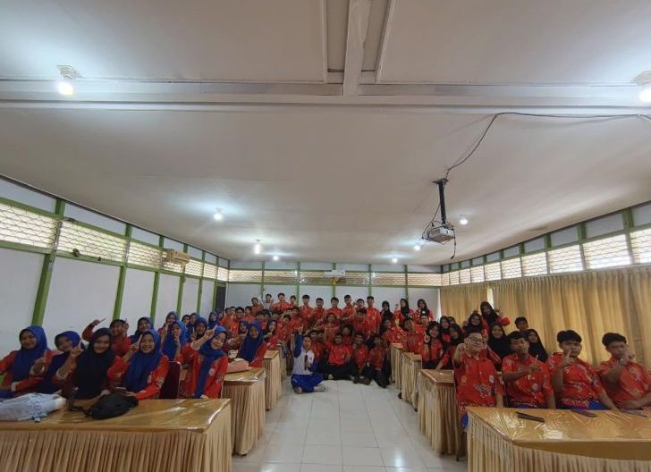 Photo of Astra Motor Kalbar Sukses Gelar Safety Riding Education di SMAN 6 Pontianak