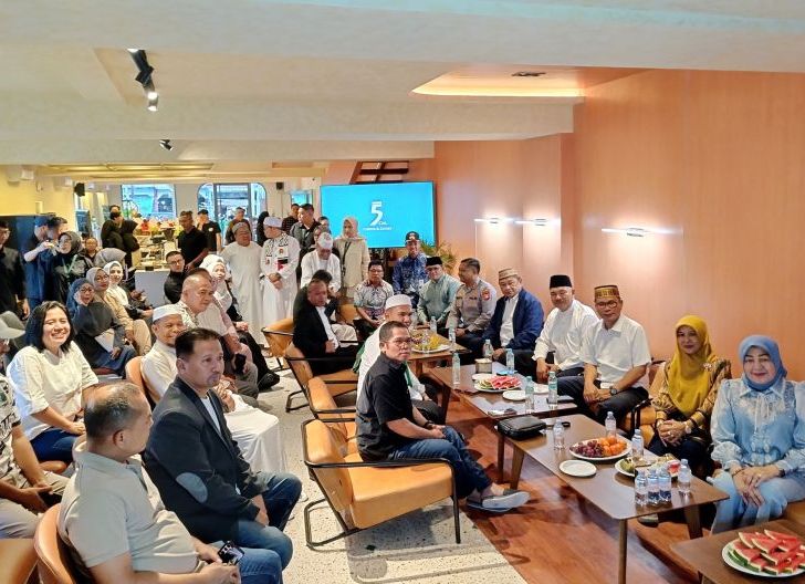 Photo of Kakanwil Kemenag Kalbar: Kerukunan Umat Terjaga, Ekonomi Makin Maju Photo of Kakanwil Kemenag Kalbar: Kerukunan Umat Terjaga, Ekonomi Makin Maju