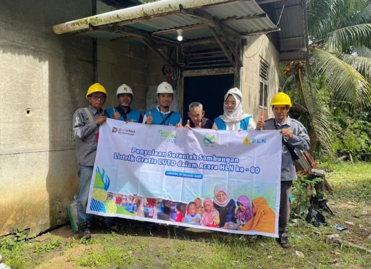 Photo of PLN Wujudkan Impian Warga Bengkayang Nikmati Listrik Gratis Lewat Program Light Up The Dream Photo of PLN Wujudkan Impian Warga Bengkayang Nikmati Listrik Gratis Lewat Program Light Up The Dream