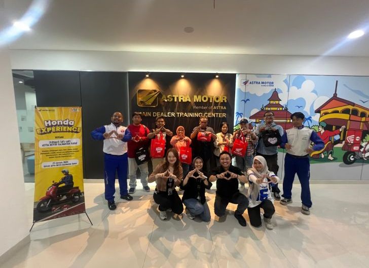 Photo of Megah dan Canggih, Jurnalis dan Blogger Kagumi Fasilitas Lengkap di New Main Dealer Astra Motor Kalbar   