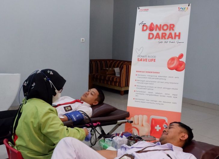 Photo of Di Gelaran Talkshow KOLABERAKSI 2025, AHM Ajak Remaja dan pemuda Donor Darah untuk Kemanusiaan