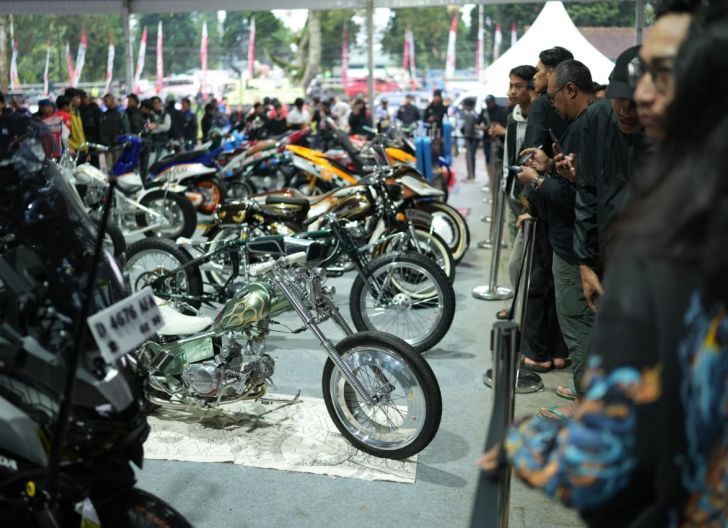 Photo of Diikuti Ribuan Modifikator, Puncak Pesta HMC 2025 Ditutup dengan Hamparan Puluhan Modifikasi Sepeda Motor Honda yang Berkelas, Berkarakter, dan Siap Menginpirasi