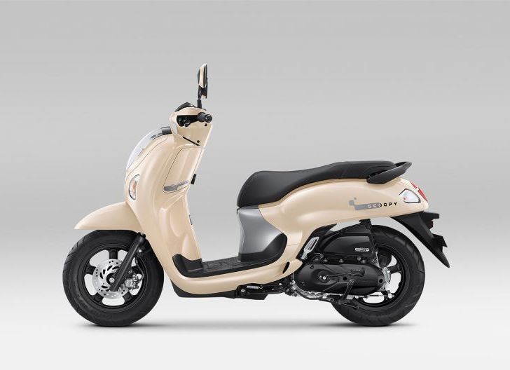 Photo of New Honda Scoopy Skutik Semakin Fashionable dan Kukuhkan Predikatnya sebagai Trendsetter Baru yang Mencuri Perhatian para Pecinta Skutik Bergaya Unik di Tanah Air