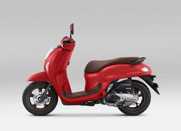 Photo of Selain Penyegaran Warna, New Honda Scoopy Pertahankan Desain Retro dan Unik serta Fitur Modern dari AHM 