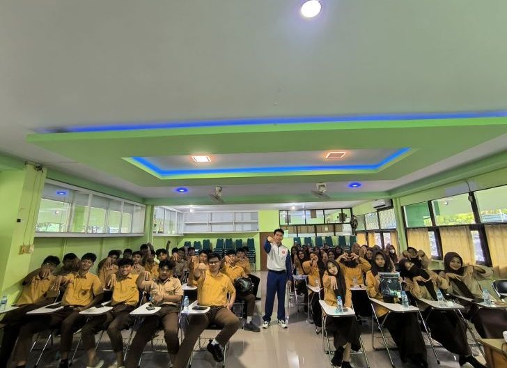 Photo of Pelajar SMA Mujahidin Pontianak jadi Sasaran Safety Riding Education Astra Motor Kalbar