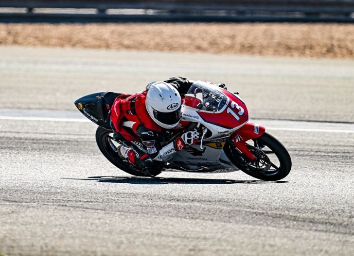 Photo of Pembalap Binaan AHM Bersaing di Idemitsu Honda Thailand Talent Cup, Bintang Pranata Sukma Raih Podium Kedua pada Race Kedua