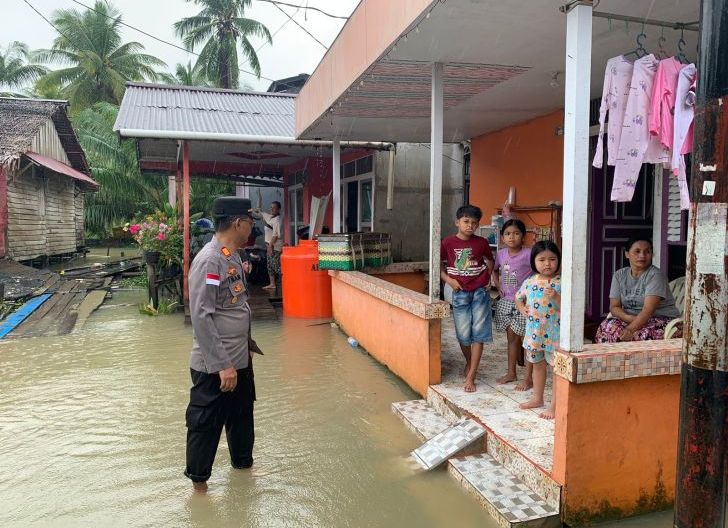 Photo of Banjir Rob Genangi 84 Rumah di Sungai Raya, Polisi Intensifkan Patroli