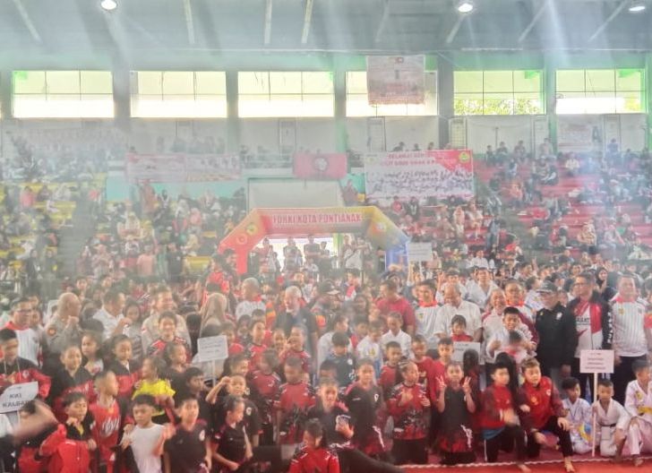 Photo of Kejuaraan Karate Terbuka FORKI Kota Pontianak Seri III 2025 Resmi Dibuka Kadisporapar, Hadirkan Atlet Nasional Zigi Zaresta