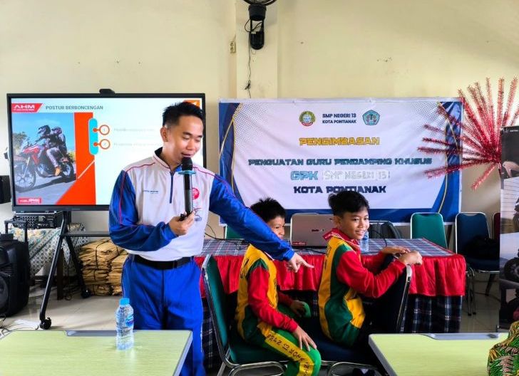 Photo of Pelajar SMP Negeri 13 Pontianak Belajar Keselamatan Berkendara sebagai Bagian dari Program Sinergi Bagi Negeri Astra Motor Kalbar