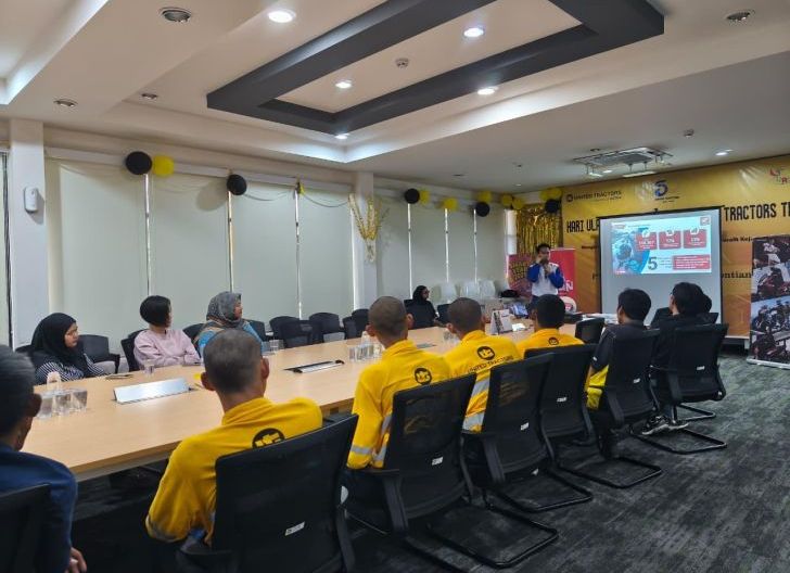 Photo of Lewat Seminar Safety Riding Bersama PT United Tractor, Astra Motor Kalbar Lahirkan Duta Cari Aman