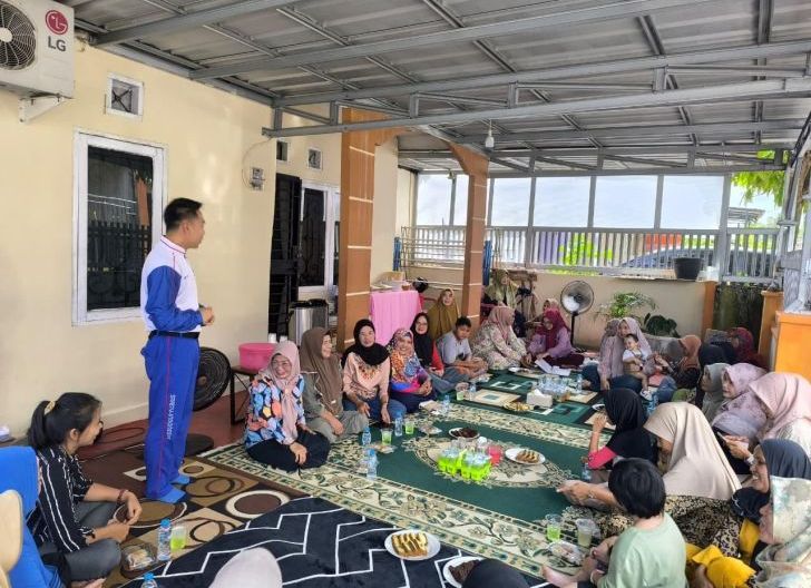 Photo of Bersama Astra Motor Kalbar, Ibu-Ibu Arisan Komplek Antusias Belajar Cari Aman di Jalan Raya  