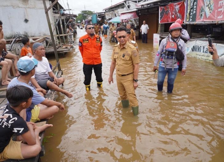 Photo of Banjir Rob Capai Dua Meter, Wali Kota Imbau Warga Tetap Waspada