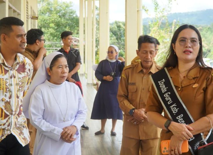 Photo of Ibunda Guru dan Disdikbud Tinjau Pelaksanaan Program MBG