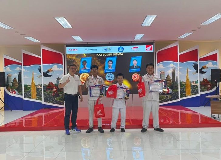 Photo of Astra Motor Kalbar Berikan Pendampingan pada Pelajar SMK Binaan AHM yang Lolos ke Final Nasional FeVosh 2026 