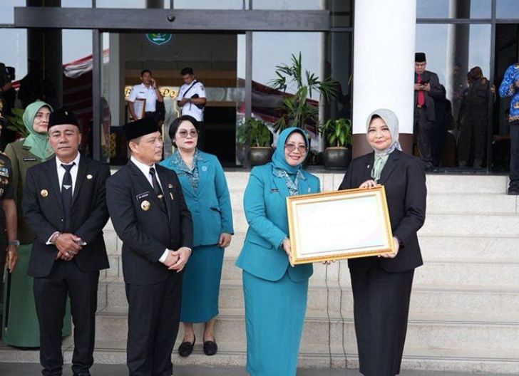Photo of Windy Raih Penghargaan Gubernur Kalbar, Konsisten Perjuangkan Kesetaraan
