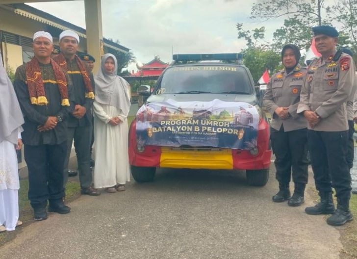 Photo of Batalyon B Pelopor Satbrimob Polda Kalbar Berangkatkan Dua Personel Umrah