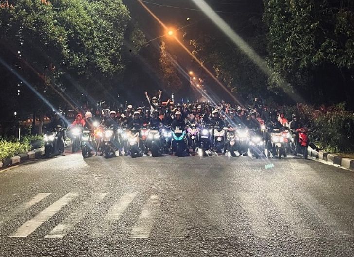 Photo of Silaturahmi Ratusan Anggota Paguyuban Honda West Borneo Community dan All Matic di Kalimantan Barat, InI Semarak Night Ride Cinematic Romantic Asmo Kalbar