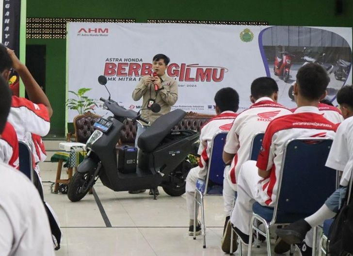 Photo of AHM Sukses Berbagi Wawasan Teknologi Sepeda Motor Honda Terbaru kepada 1.462 Pelajar SMK Mitra Binaan    