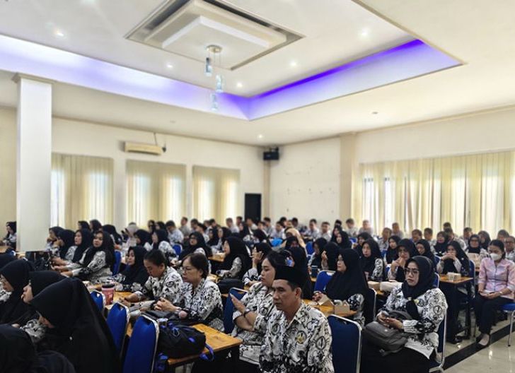 Photo of Guru Dilatih Tangkal Paham Neo-Nazi dan White Supremacy, PGRI Kalbar Gandeng Densus 88