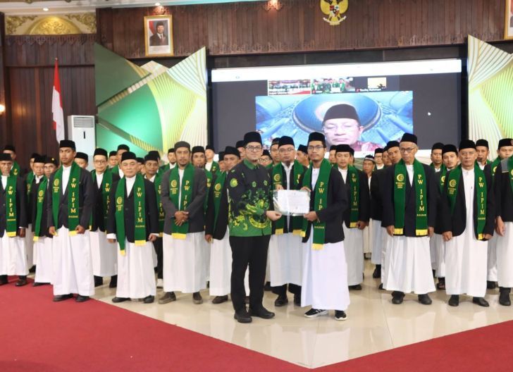 Photo of Prof. Dr. KH. Nasaruddin Umar Kukuhkan Pengurus IPIM se-Kalbar: Imam Masjid Garda Terdepan Merawat Cinta, Kerukunan, dan Peradaban