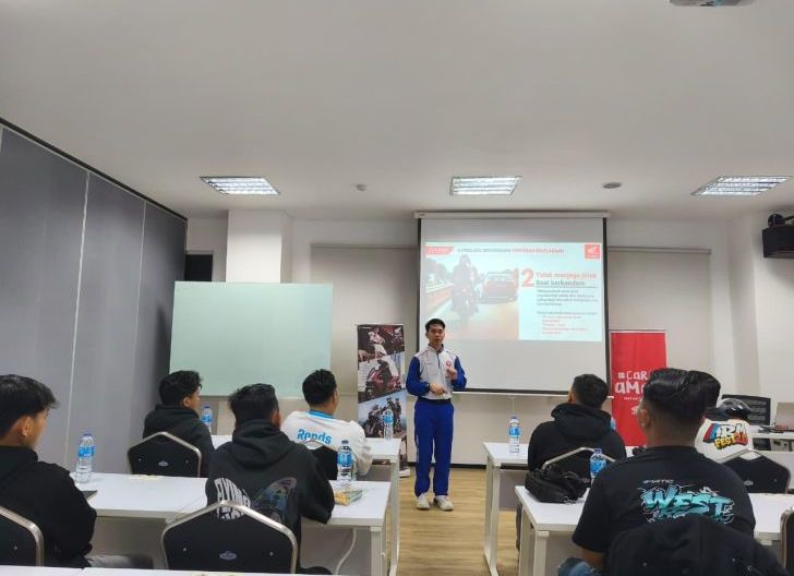 Photo of Selalu Cari Aman, Pengguna Matic Ikuti Seminar Safety Riding Astra Motor Kalbar 