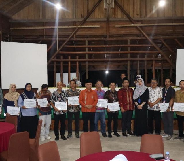 Beri Penghargaan Kinerja Terbaik pada Penutupan Raker 2026, Ini Apresiasi Kinerja dari Satuan Pengawas Internal IAIN Pontianak