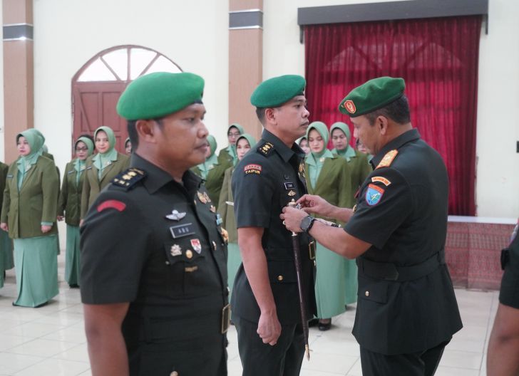 Photo of Danrem 121/Abw pimpin Sertijab dan Tradisi Dandim 1203/Ketapang