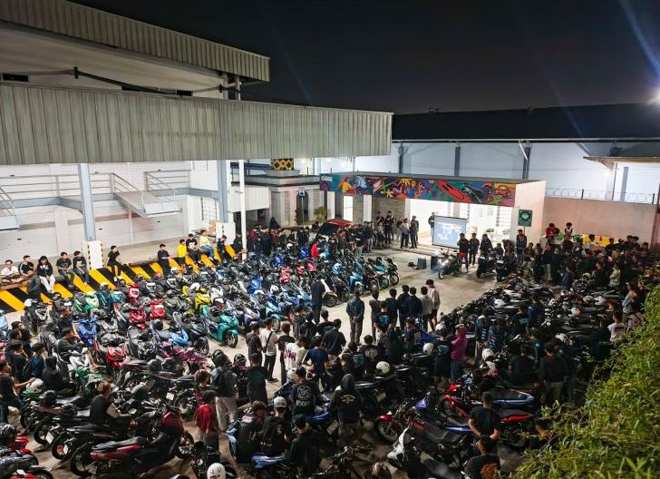 Photo of Aksi Kompak Paguyuban Honda West Borneo Community dan All Matic Kalbar di Night Ride Cinematic