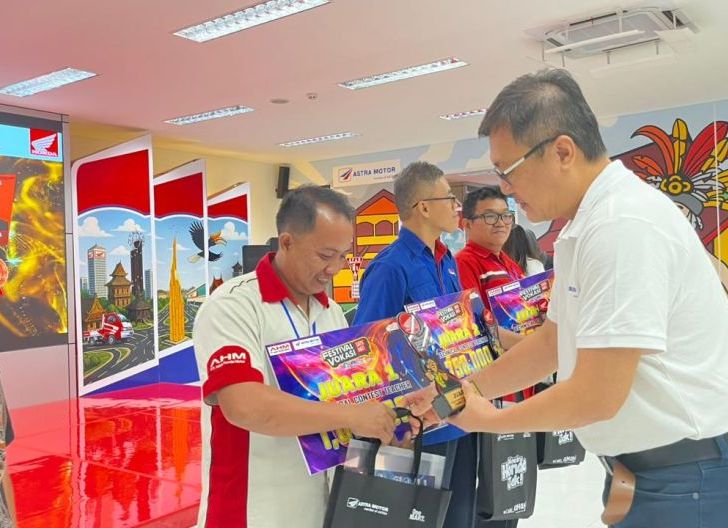 Photo of Berikan Pengalaman Baru Pelajar dan Guru SMK Binaan AHM, Festival Vokasi Satu Hati Astra Motor Kalbar Sukses Digelar