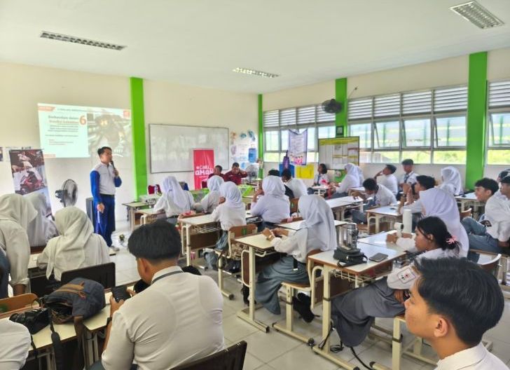 Photo of Siap jadi Duta Cari Aman, Pelajar SMKN 1 Rasau Jaya Antusias Ikuti Seminar Safety Riding   