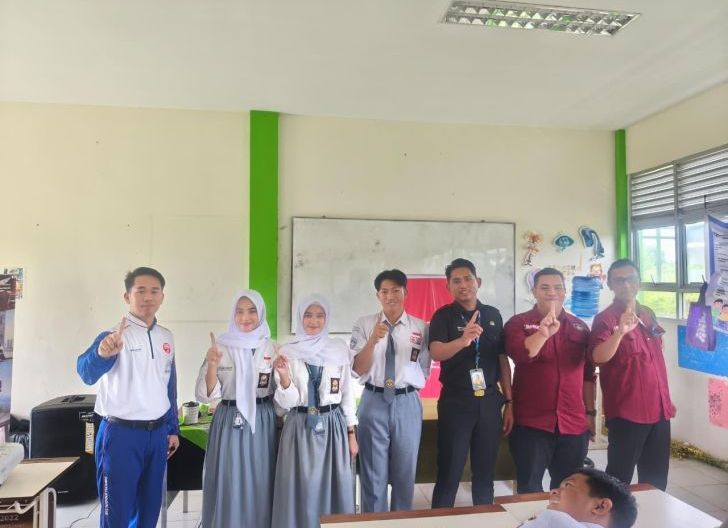 Photo of Ikuti Seminar Safety Riding, Pelajar SMKN 1 Rasau Jaya Antusias jadi Duta Cari Aman Bersama Astra Motor Kalbar   