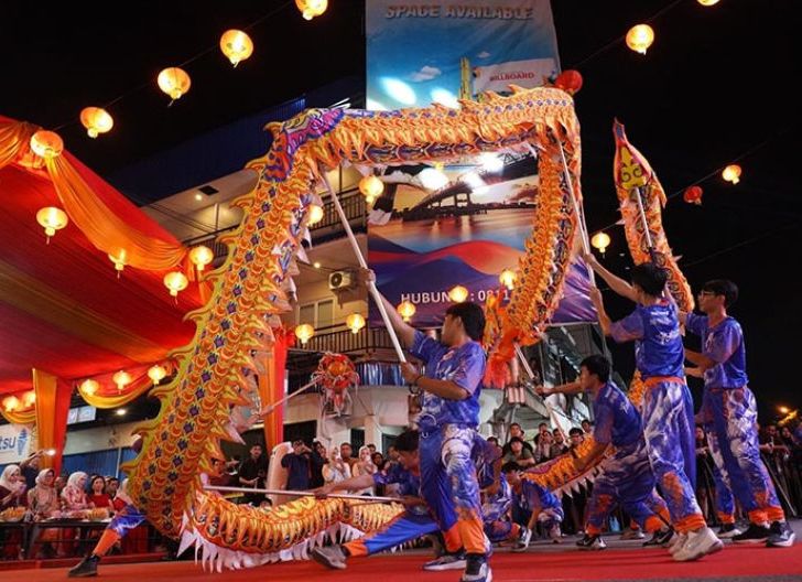 Photo of Cap Go Meh 2577 Siap Pecahkan Rekor, 49 Naga Bersinar Terangi Pontianak