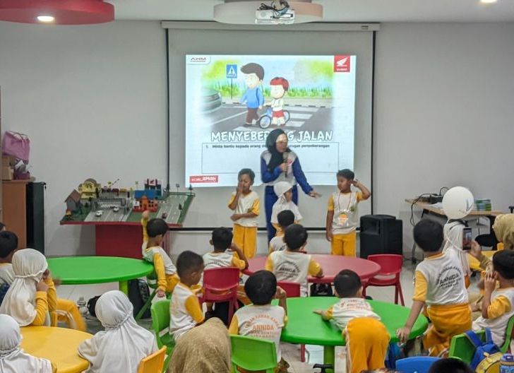 Photo of Raih Prestasi Spektakuler: Tampil di Ajang Asia-Oceania Safety Innovative Concept, Instruktur Safety Riding AHM Peringkat Kedua 