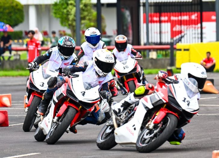 Photo of 10 Pembalap Muda Terpilih di Astra Honda Racing School 2026 Siap Mengaspal di Lintasan Dunia    