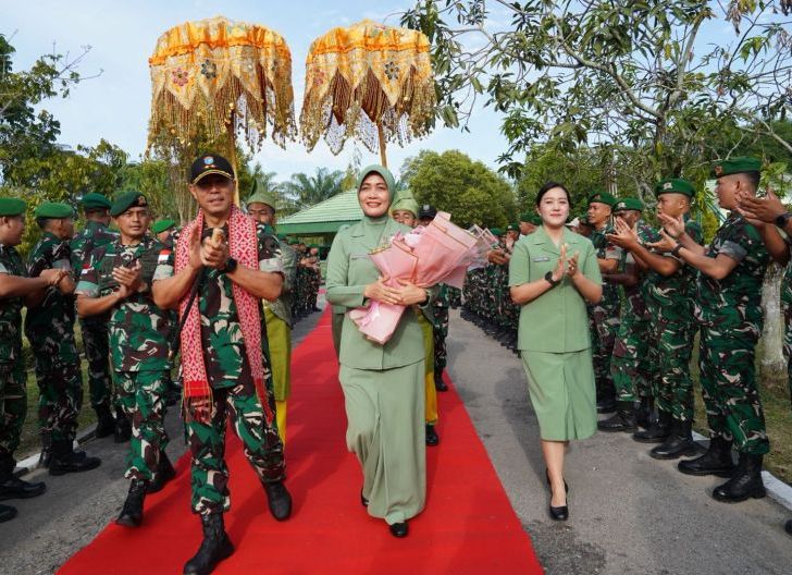Photo of Pertegas Profesionalisme Prajurit, Pangdam XII/Tpr Kunjungi Markas Brigif 19/KH