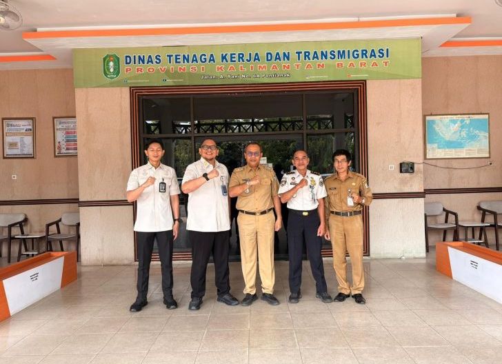 Photo of Perkuat Layanan Terpadu Satu Atap bagi Calon PMI, Imigrasi Pontianak Jalin Sinergitas dengan Disnakertrans Provinsi Kalbar