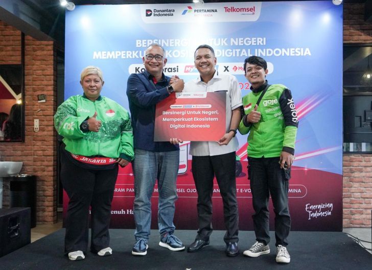 Photo of Pertamina Patra Niaga Gandeng MyTelkomsel, Hadirkan Paket Data dengan Benefit E-Voucher BBM bagi Pengemudi Ojol