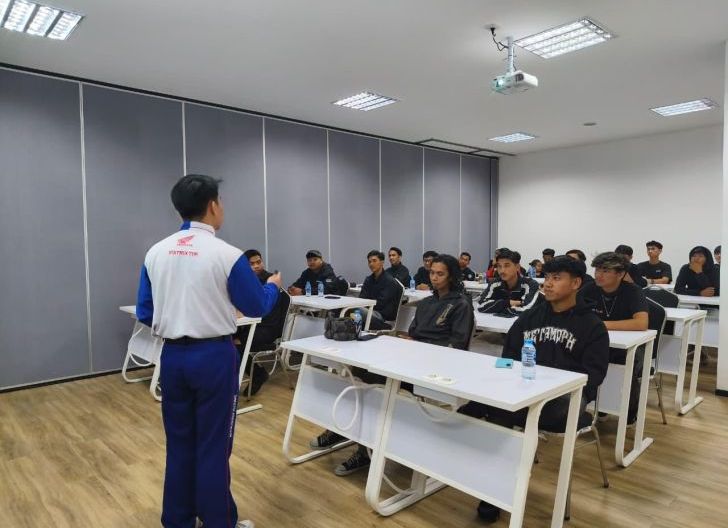 Photo of Komunitas Motor Kalbar Didorong Lebih Aman Berkendara Lewat Program Astra Motor