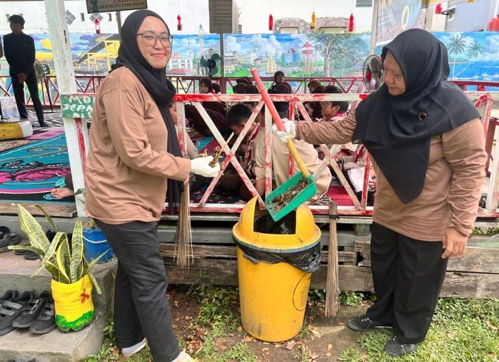 Photo of Tanamkan Cinta Lingkungan Sejak Dini, Siswa SDIT Al Karima Belajar Kelola Sampah