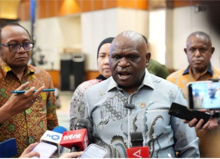 Photo of Ramai Hoax Beredar, Menteri HAM Pertimbangkan Lapor Polisi