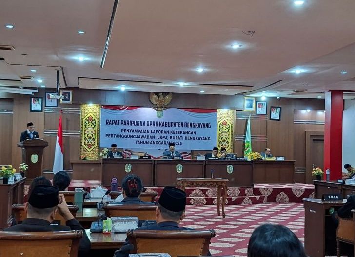 Photo of Bupati Bengkayang sampaikan LKPJ Tahun 2025 kepada DPRD