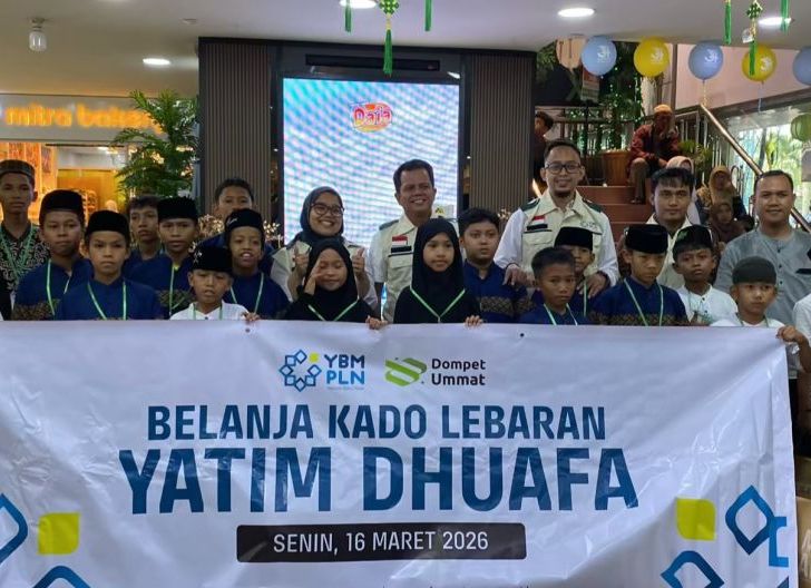 Photo of YBM PLN UIP KLB Santuni dan Ajak Puluhan Yatim Dhuafa Belanja
