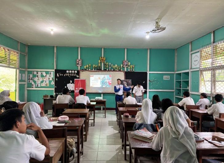 Photo of Sasar Pelajar Daerah, Astra Motor Kalbar Perkuat Sinergi Bagi Negeri dengan Gelar Edukasi Safety Riding di SMAN 1 Singkawang