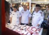 Photo of Cek Pasar Flamboyan, Sekda Pontianak Pastikan Harga Pangan Stabil dan Stok Terjaga