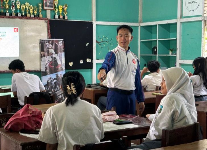 Photo of Astra Motor Kalbar Sukses Gelar Edukasi Safety Riding di SMAN 1 Singkawang, Sinergi Bagi Negeri hingga ke Daerah untuk Cari Aman 