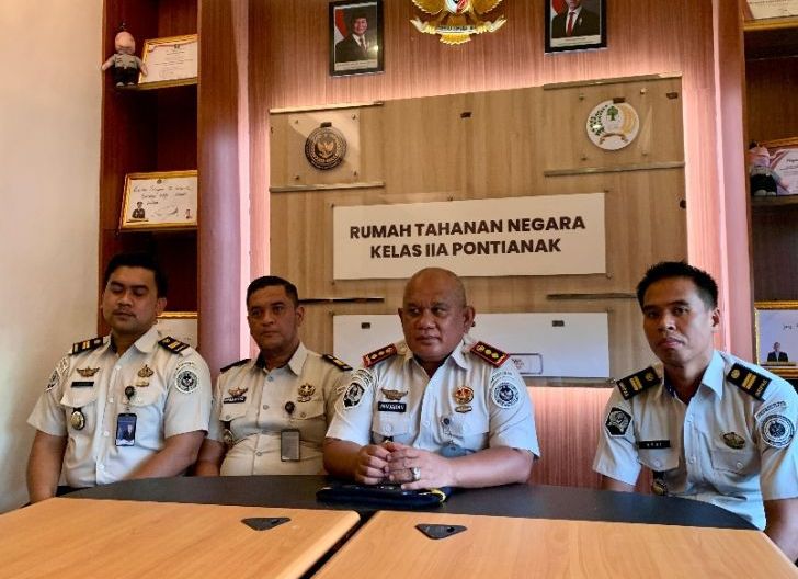 Photo of Zero Tolerance, Rutan Pontianak Tegas Tutup Celah Narkoba dan HP Ilegal