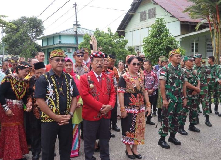 Photo of Polres Sanggau Perkuat Pengamanan Tradisi Makan Berami, Perayaan HUT ke-410 Kota Berlangsung Aman dan Penuh Kebersamaan